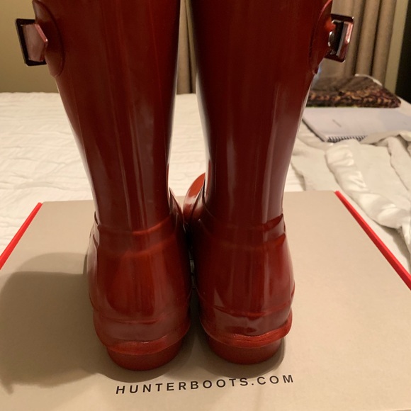 Hunter Short Rainboots - Red (Sz 6) - Picture 3 of 8